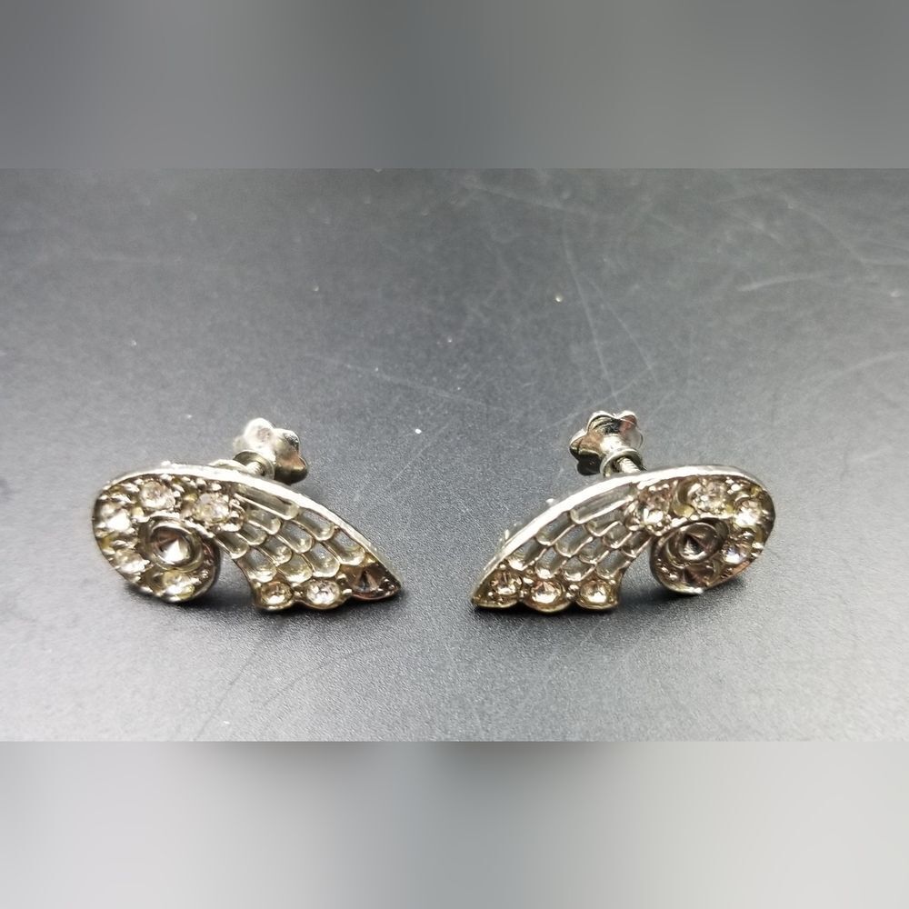 Folklore mystic crystal swirl earrings screwback. E0102